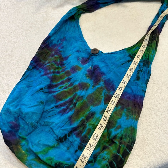 Tie Dye Hobo w/ Button Closure 🌸 - Picture 3 of 5